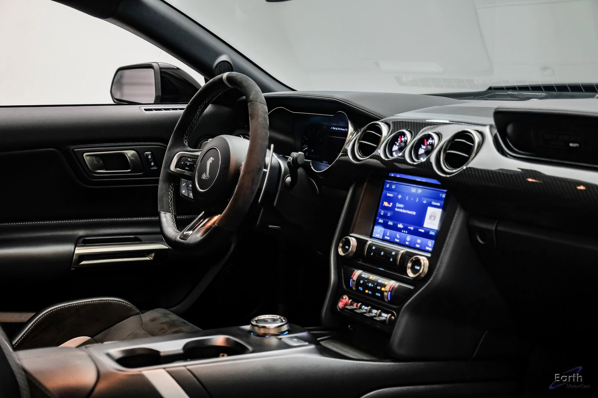 Used 2021 Ford Mustang Shelby GT500 w/ Carbon Fiber Track Pack image 53