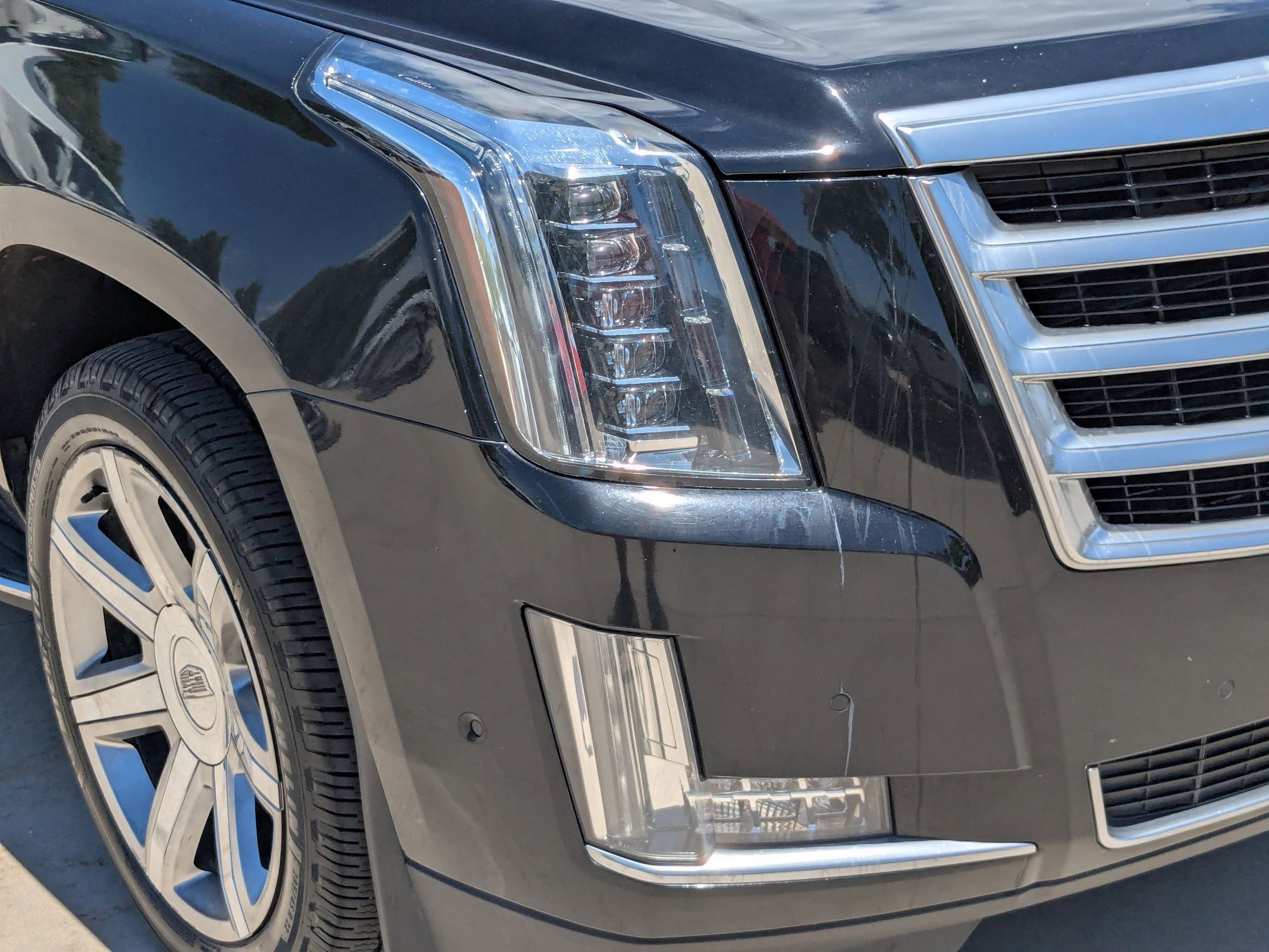 Used 2019 Cadillac Escalade Luxury AWD/4WD image 10