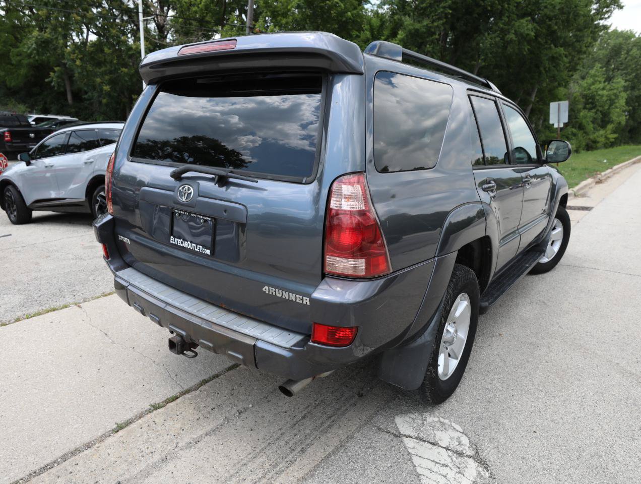 Used 2005 Toyota 4Runner SR5 AWD/4WD image 6