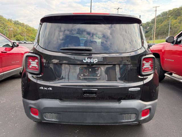 Used 2020 Jeep Renegade Latitude w/ Cold Weather Group AWD/4WD image 6