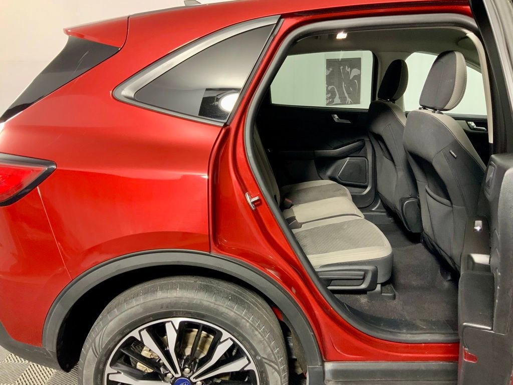Used 2021 Ford Escape SE w/ SE Sport Appearance Package AWD/4WD image 32