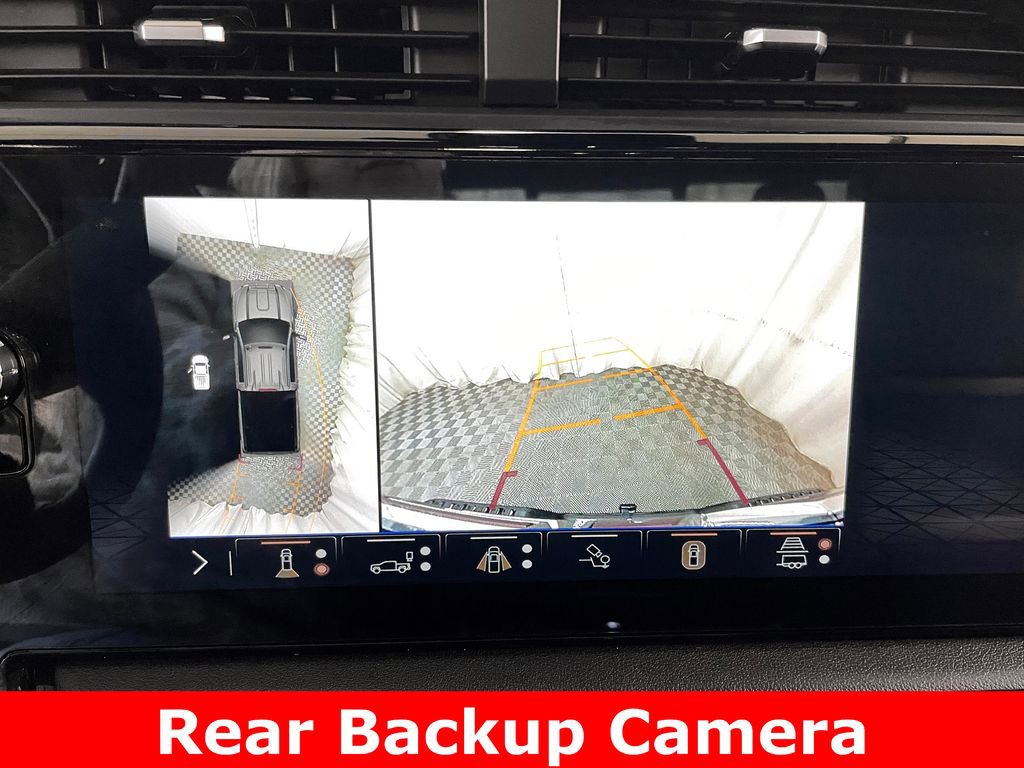 Used 2025 GMC Sierra 2500 AT4 image 4