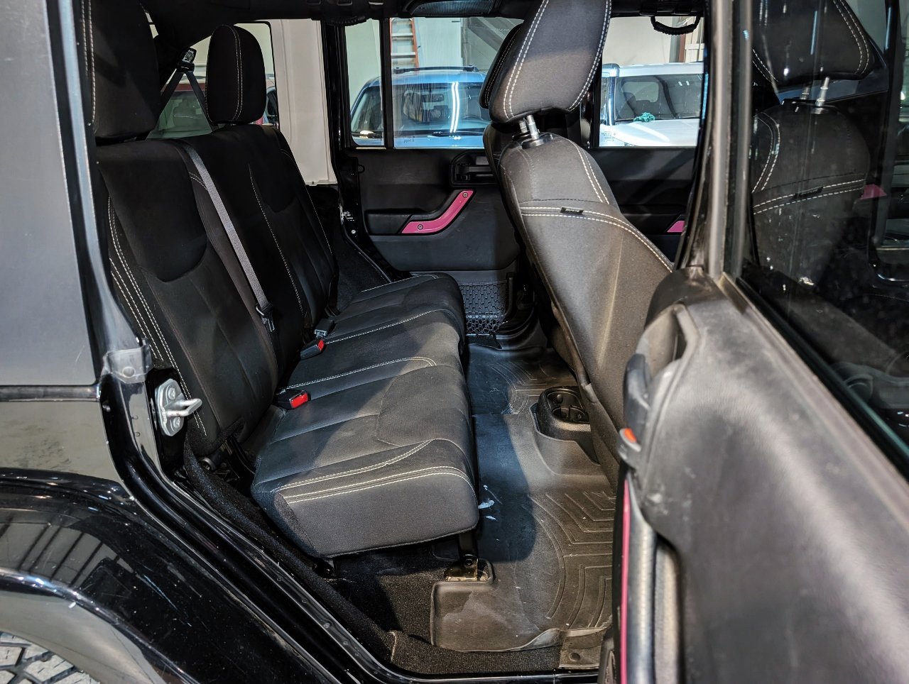 Used 2015 Jeep Wrangler Unlimited Sahara w/ Dual Top Group image 25