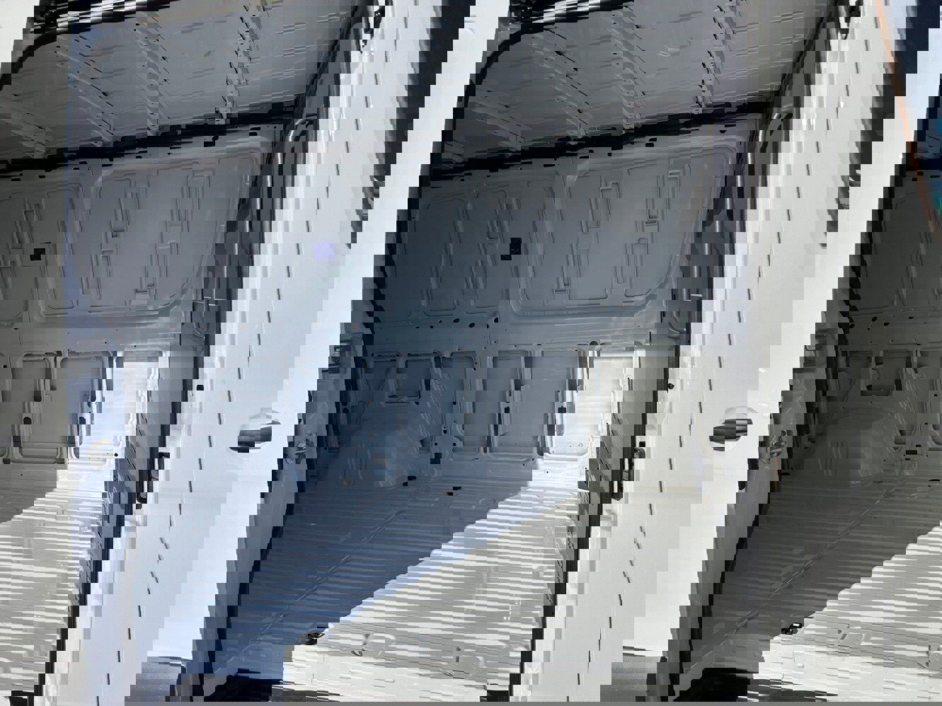 Used 2025 Mercedes-Benz Sprinter 2500 image 19