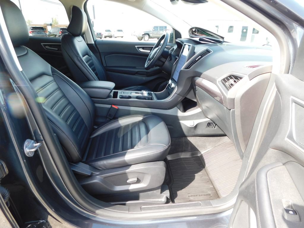Used 2024 Ford Edge SEL w/ Convenience Package image 17