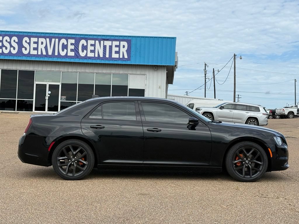 Used 2022 Chrysler 300 S RWD image 3