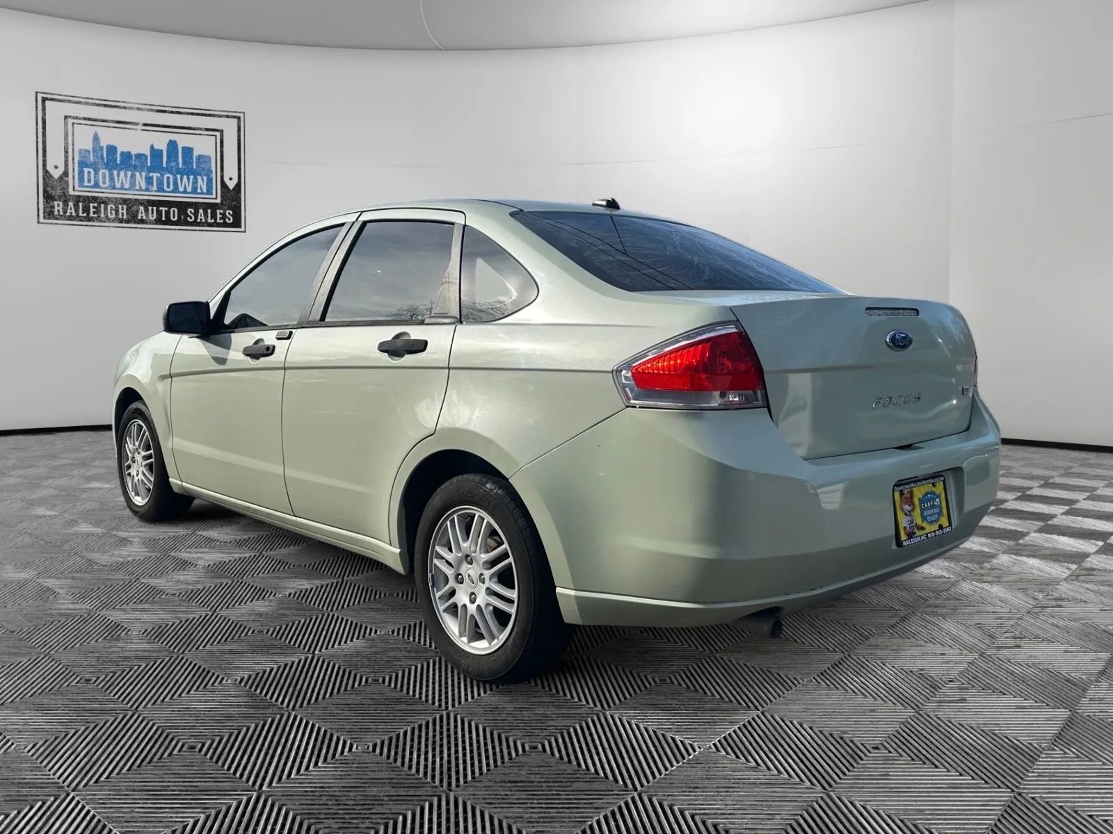 Used 2011 Ford Focus SE image 8