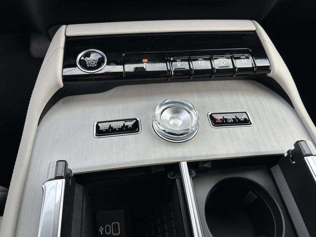 New 2026 Lincoln Navigator L Premier AWD/4WD image 15