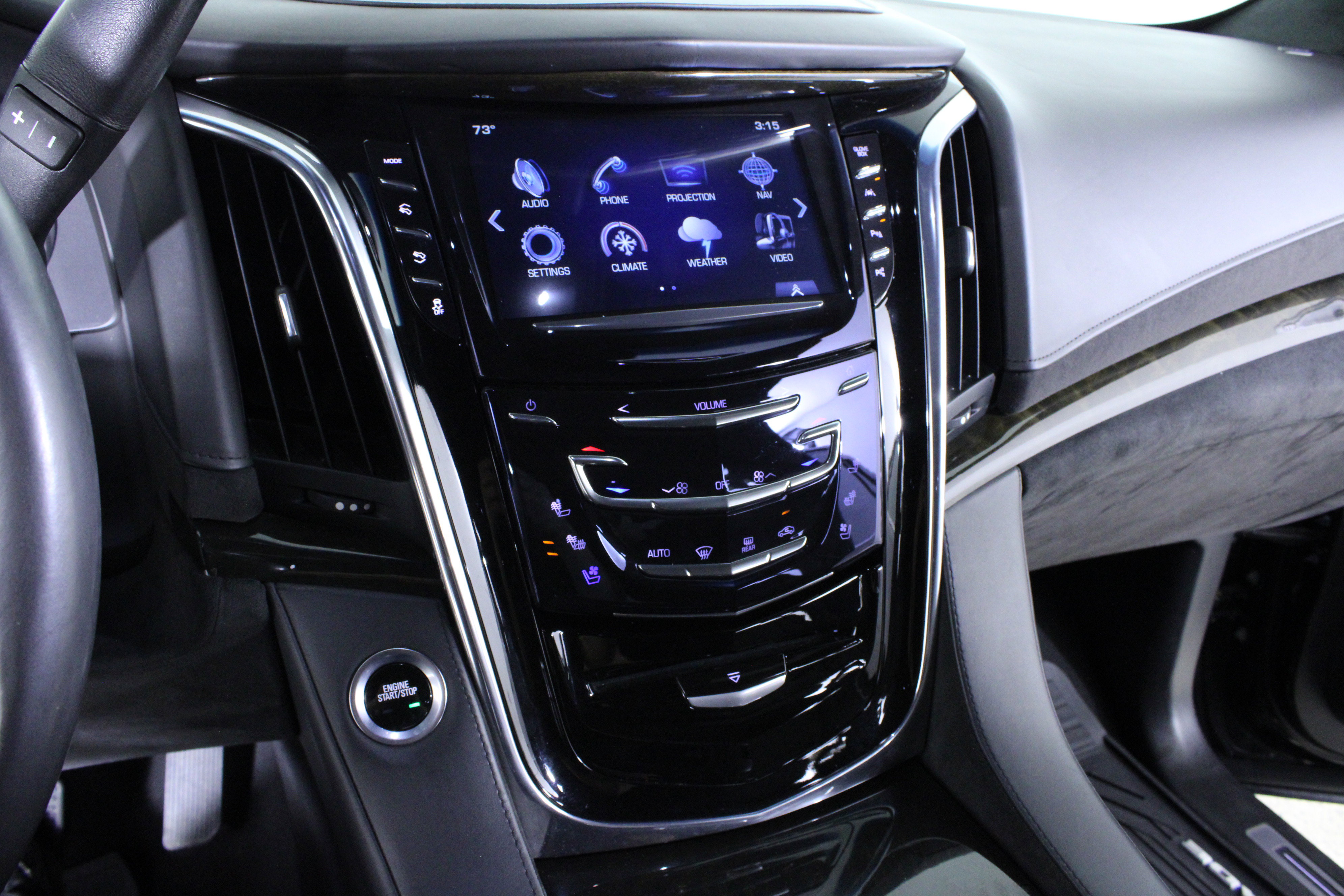 Used 2017 Cadillac Escalade Platinum image 29