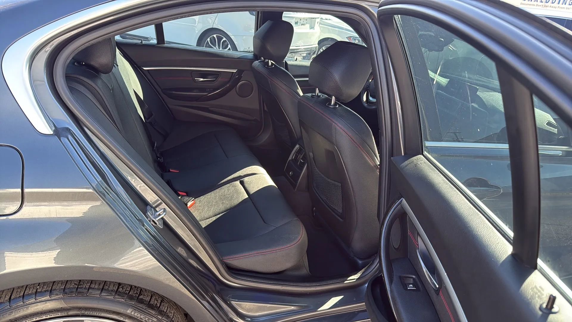 Used 2018 BMW 330e 330e iPerformance Sedan 4D image 25