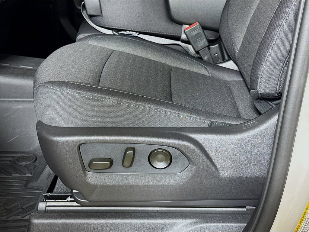 New 2026 Chevrolet Silverado 1500 Custom Trail Boss w/ Turbomax Blackout Package image 17