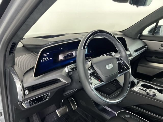 Certified 2026 Cadillac Vistiq Luxury w/ LPO, Floor Liner Package AWD/4WD image 10