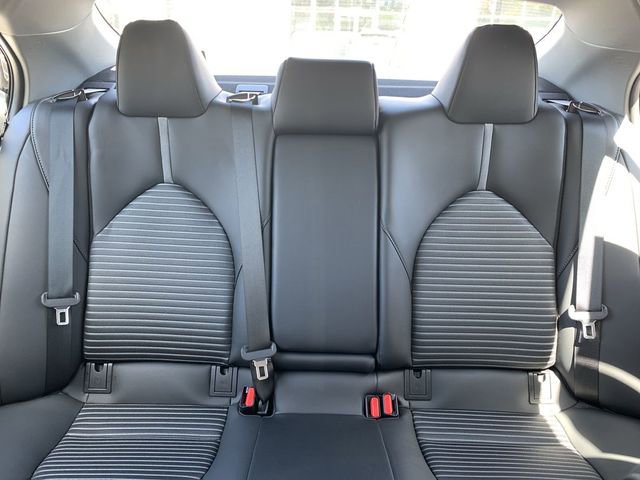 Used 2023 Toyota Camry SE image 30