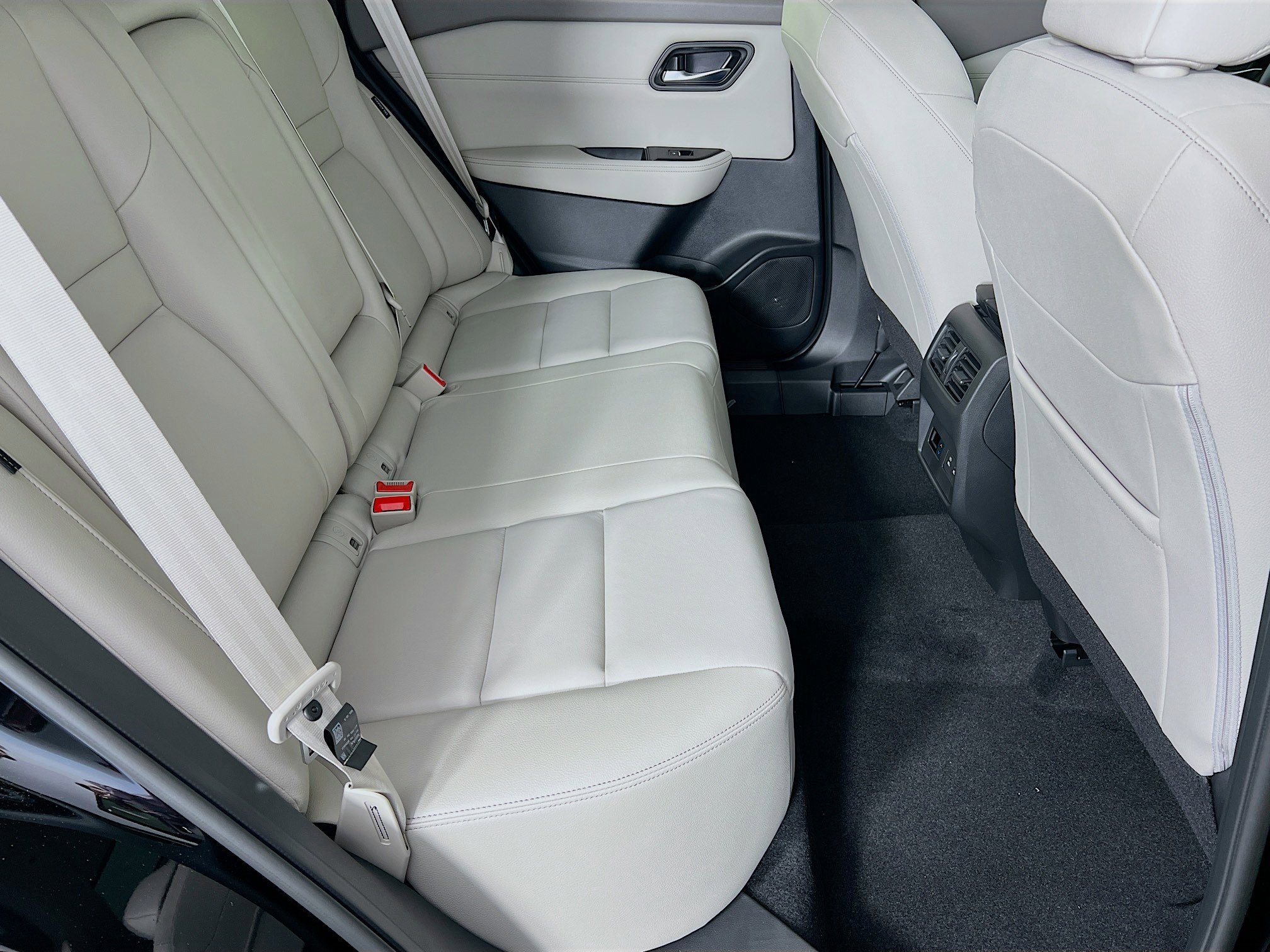 New 2025 Nissan Rogue SL w/ SL Premium Package image 24