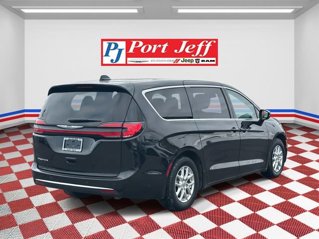 Certified 2023 Chrysler Pacifica Touring-L FWD image 4