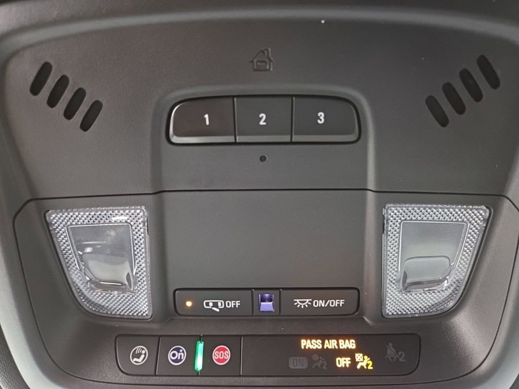 Used 2023 Chevrolet Traverse LT image 29