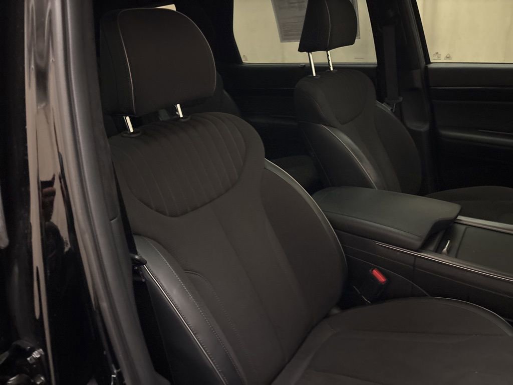 Used 2024 Hyundai Palisade Calligraphy image 27