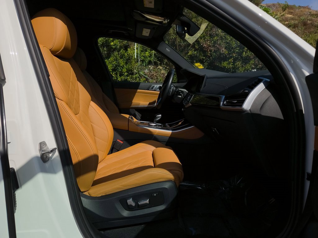 Certified 2023 BMW X5 sDrive40i w/ Parking Assistance Package image 24