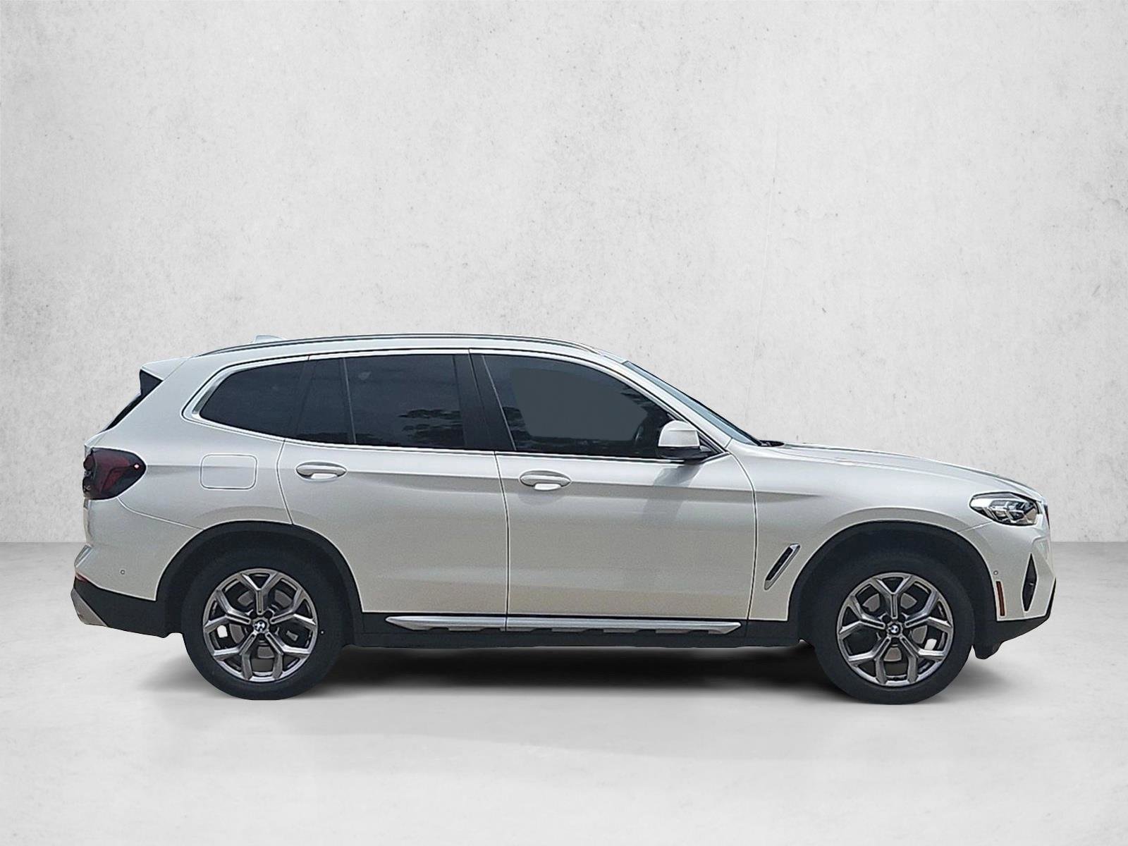 Used 2024 BMW X3 sDrive30i w/ Convenience Package w/ZPA RWD image 4