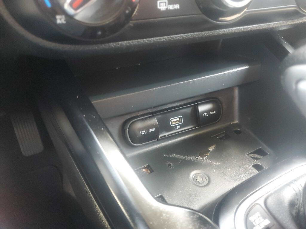 Used 2021 Kia Soul LX FWD image 32