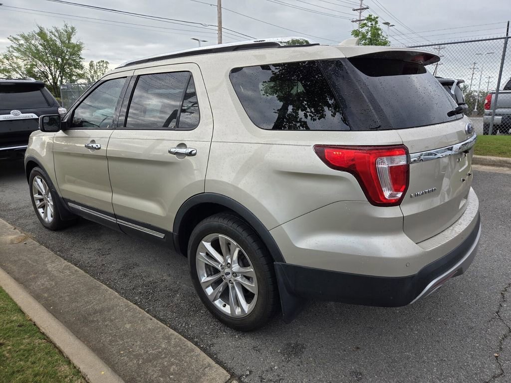 Used 2017 Ford Explorer Limited image 5