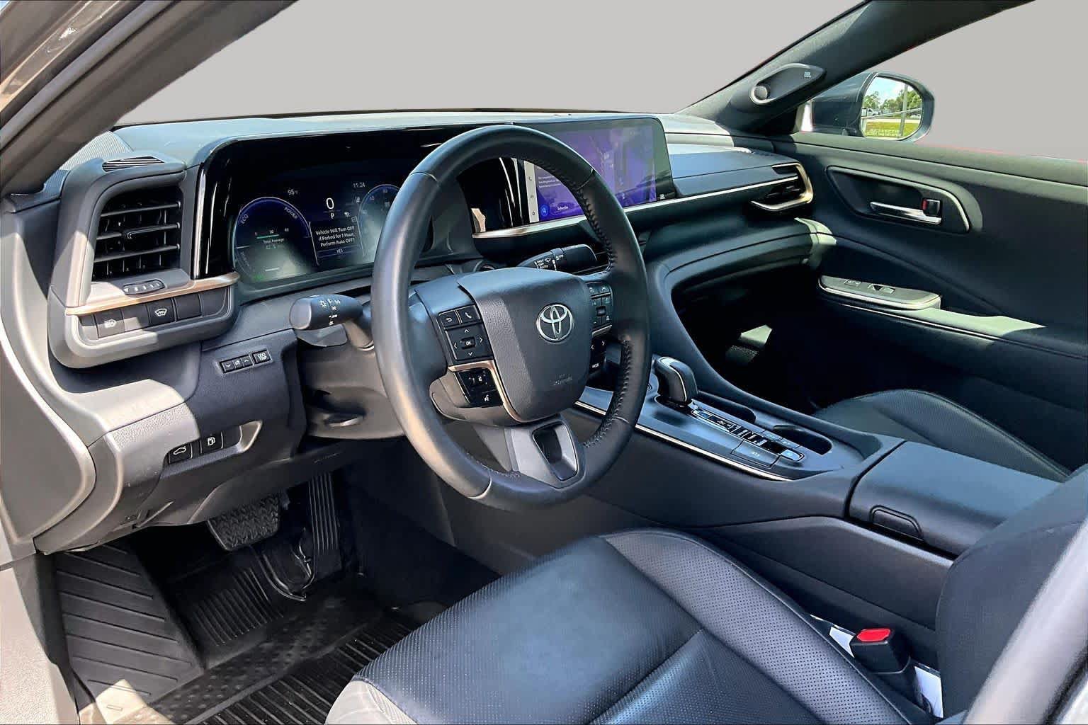 Used 2023 Toyota Crown AWD/4WD image 18