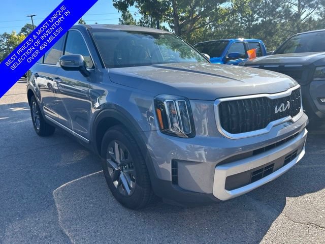 Used 2024 Kia Telluride LX FWD image 1