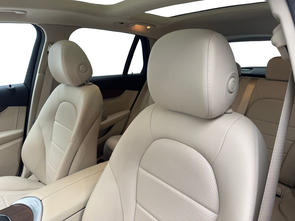 Used 2022 Mercedes-Benz GLC 300 4MATIC image 27