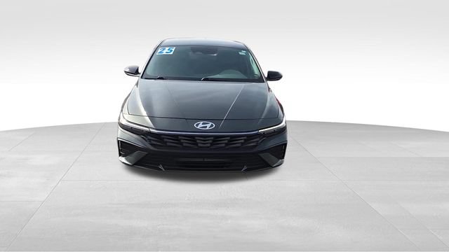 Used 2025 Hyundai Elantra Sport FWD image 9