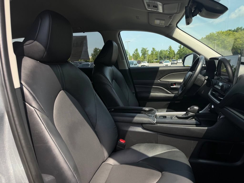 Used 2025 Toyota Grand Highlander AWD image 32