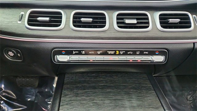 Used 2023 Mercedes-Benz GLE 450 4MATIC w/ AMG Line Exterior image 50