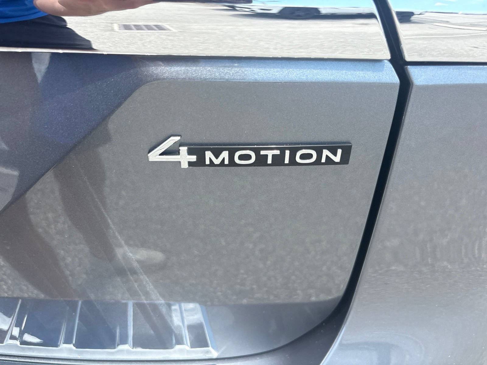 Used 2024 Volkswagen Atlas SEL Premium R-Line AWD/4WD image 12