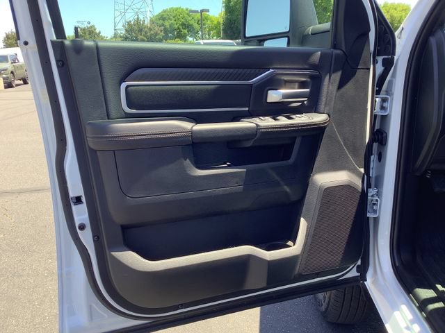 New 2026 RAM 3500 Big Horn AWD/4WD image 9