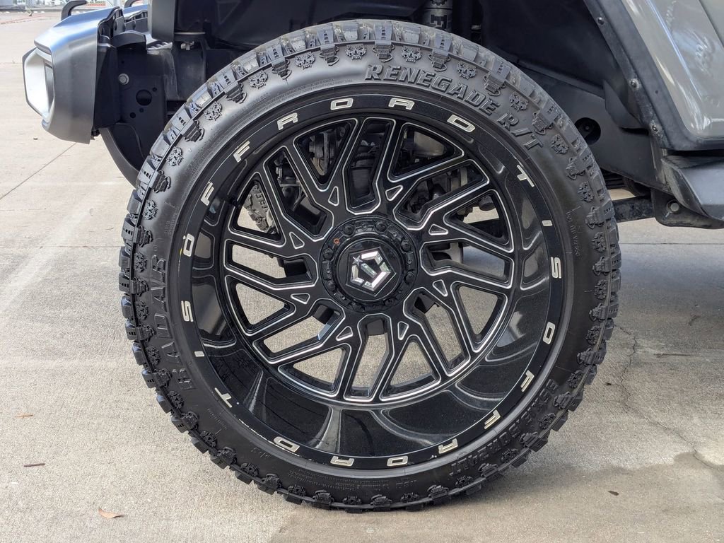 Used 2019 Jeep Wrangler Unlimited Sahara image 15