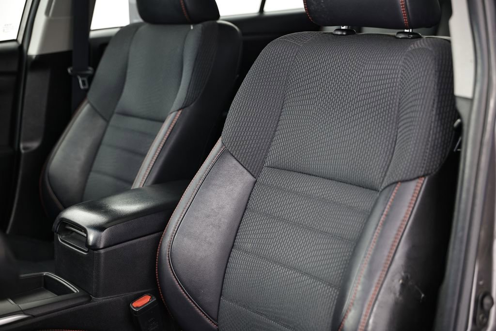 Used 2016 Toyota Camry SE w/ Moonroof Package image 21