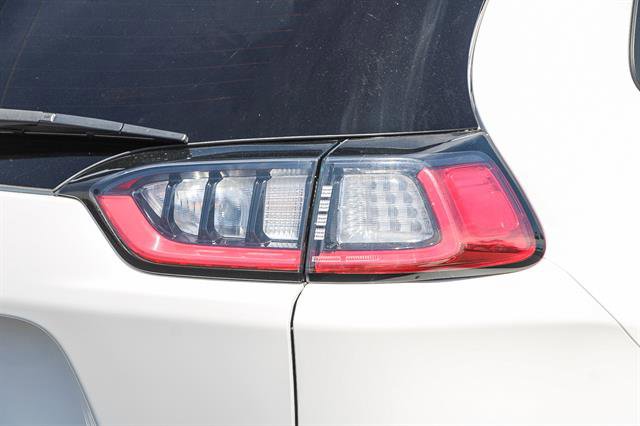 Used 2023 Jeep Cherokee Altitude Lux image 11