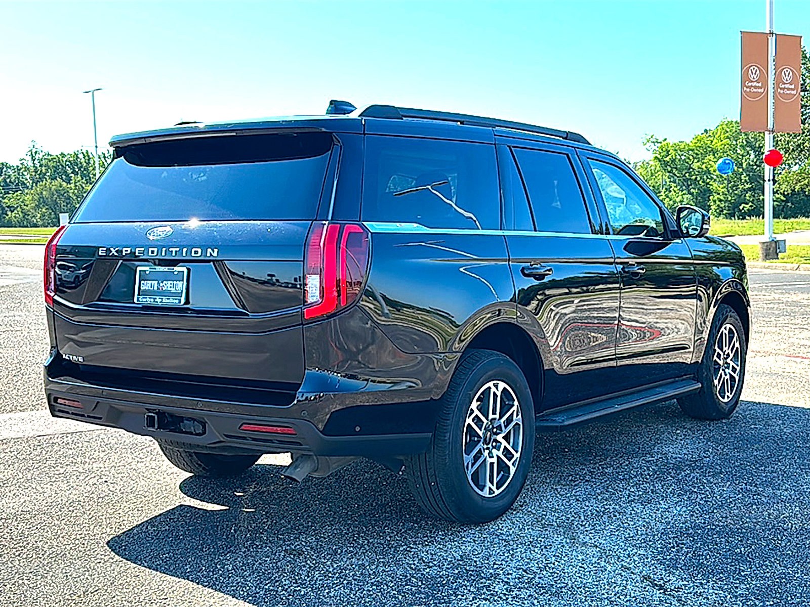 Used 2025 Ford Expedition Active AWD/4WD image 8