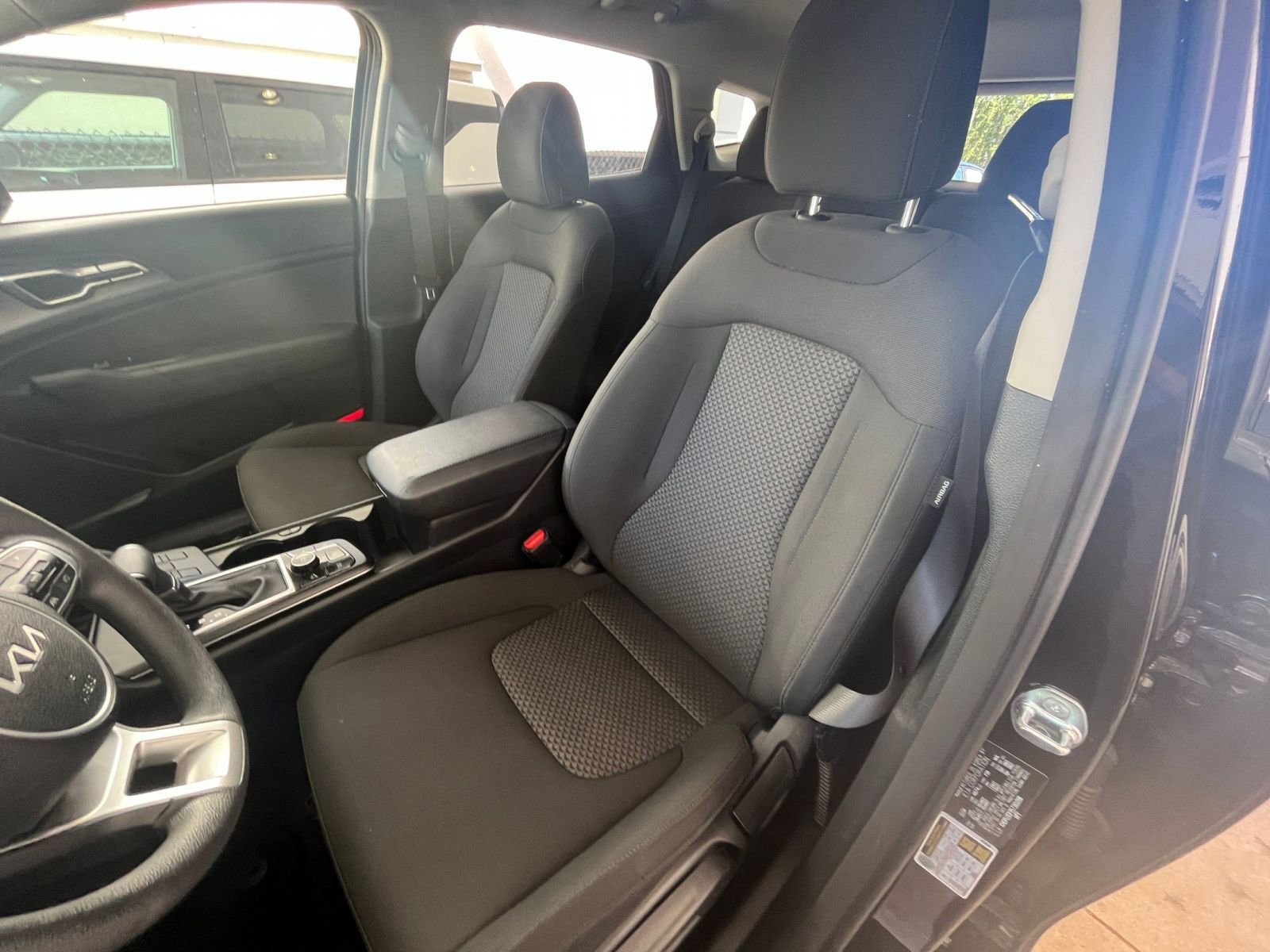 Used 2025 Kia Sportage LX image 35