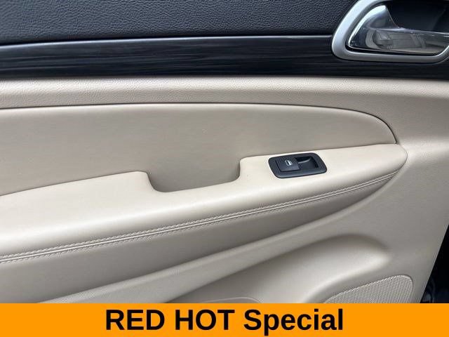 Used 2022 Jeep Grand Cherokee Laredo E w/ Security & Convenience Group AWD/4WD image 31