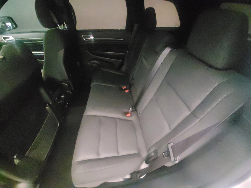 Used 2019 Jeep Grand Cherokee Laredo image 18