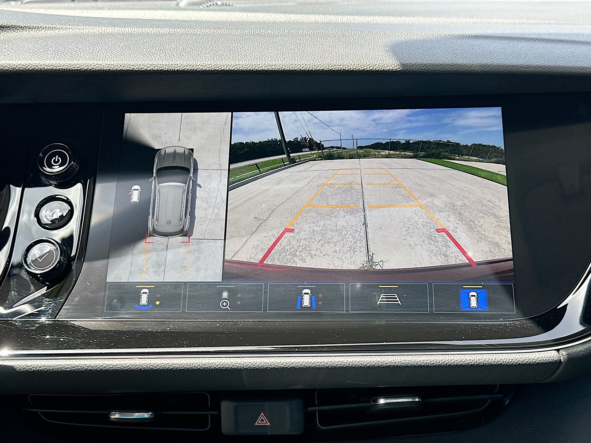 Used 2023 Buick Envision Avenir FWD image 14