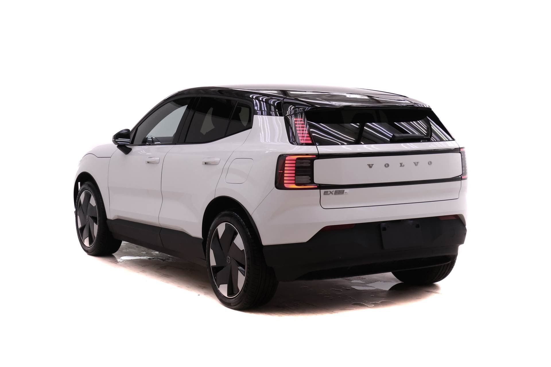 Certified 2025 Volvo EX30 Plus image 5