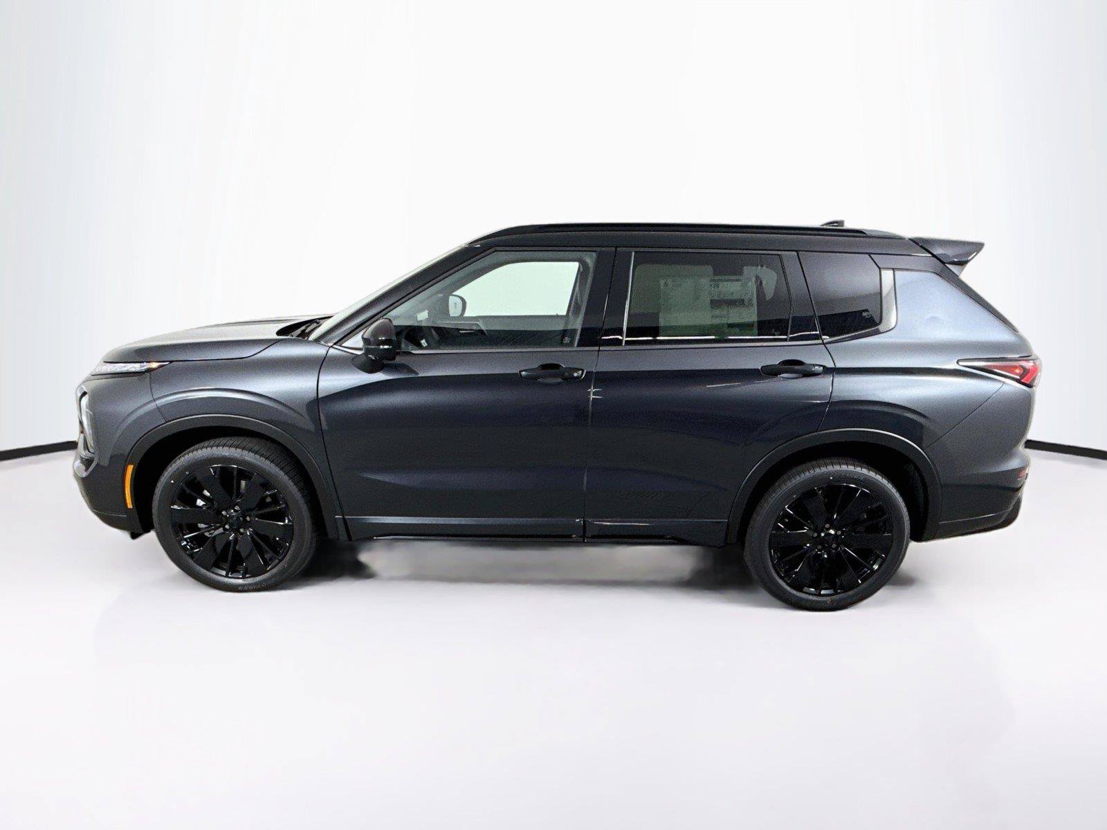New 2026 Mitsubishi Outlander SEL FWD image 2