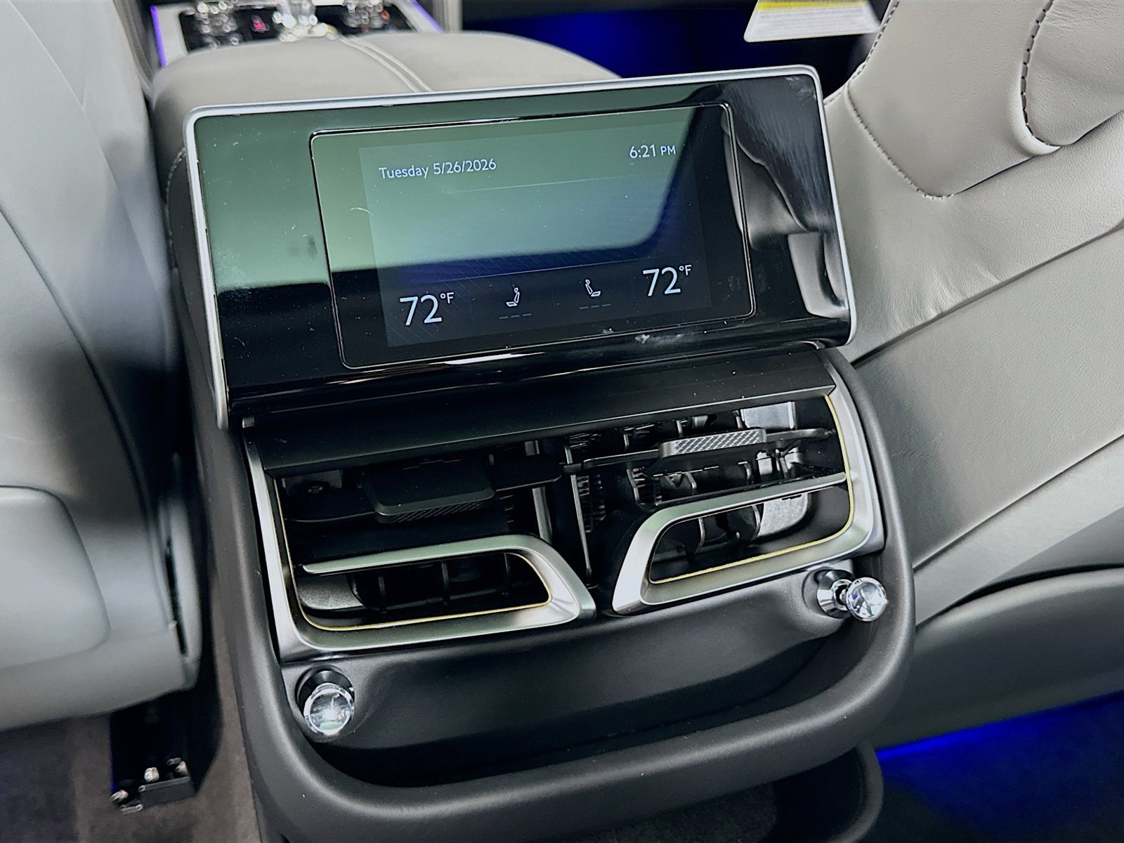New 2026 Bentley Flying Spur V8 AWD/4WD image 40