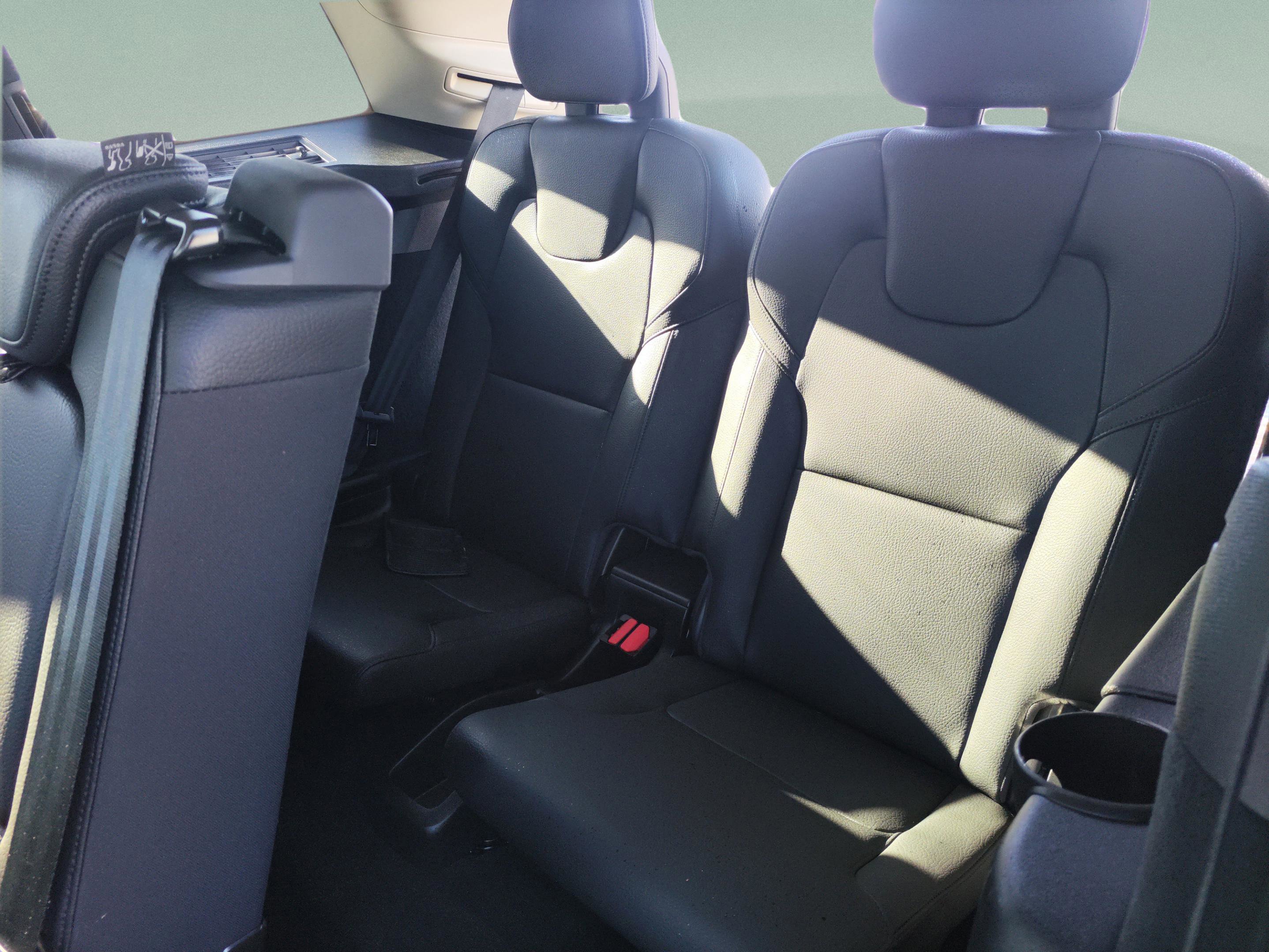 Used 2023 Volvo XC90 B5 Plus image 32