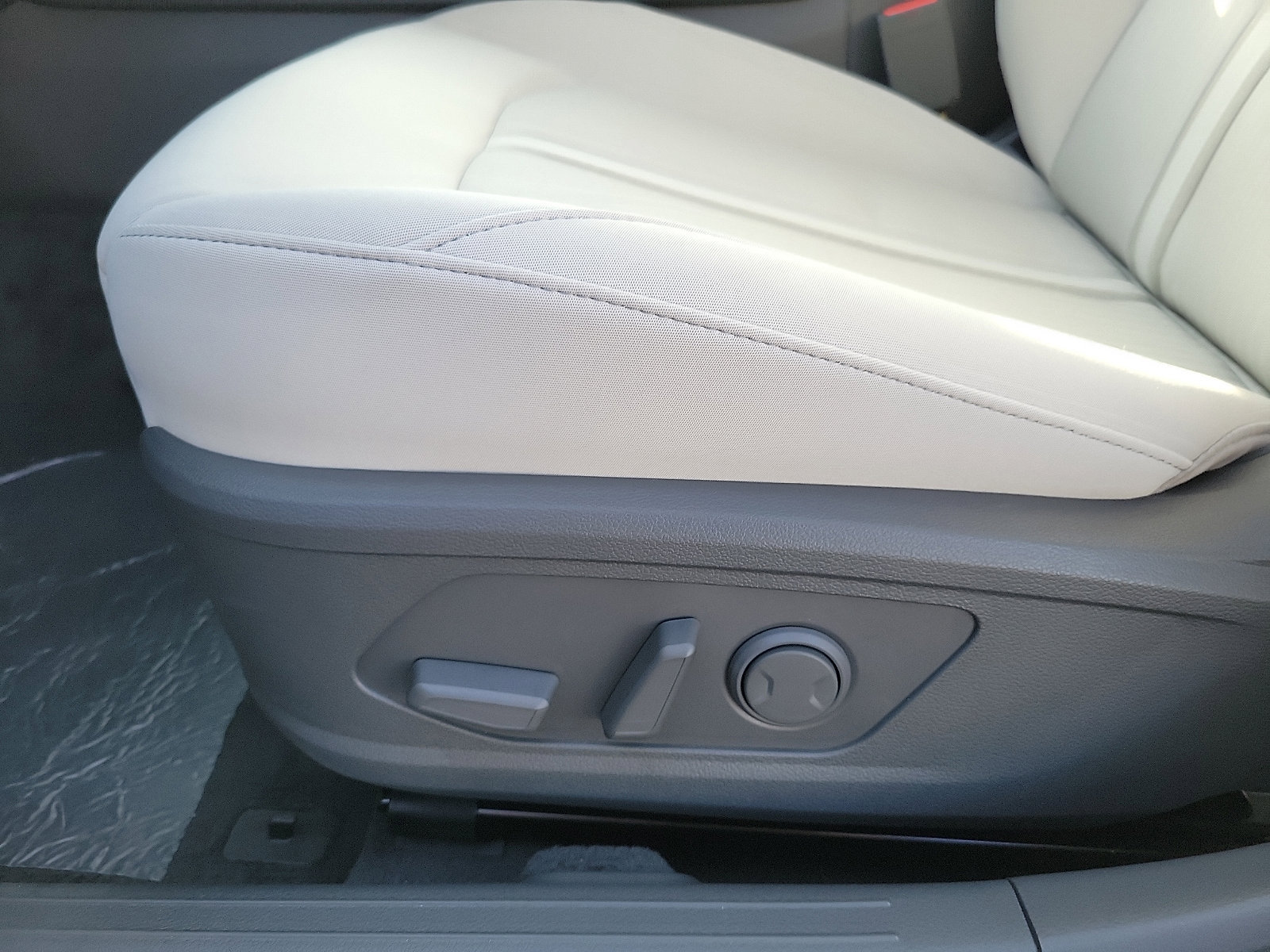 New 2026 Hyundai Sonata SEL FWD image 17