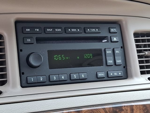 Used 2005 Mercury Grand Marquis GS RWD image 12
