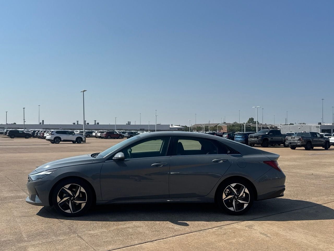 Used 2022 Hyundai Elantra SEL w/ Convenience + Premium Package FWD image 13