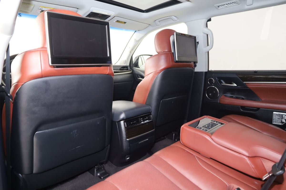 Used 2020 Lexus LX 570 4WD w/ Luxury Package image 54
