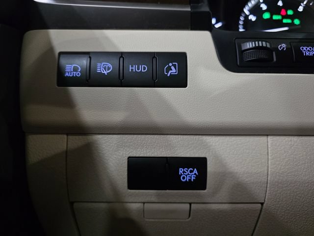 Used 2016 Lexus LX 570 4WD w/ Luxury Package image 18